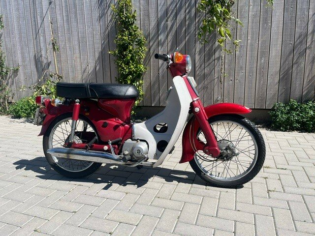 VENDU! Honda C70 OT, rouge, 21348m