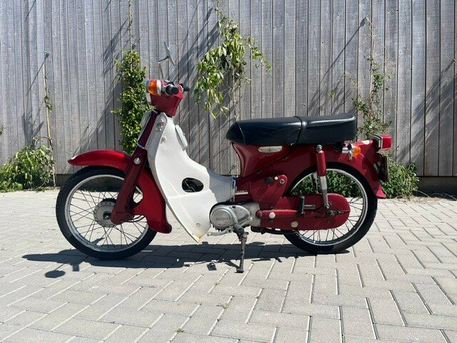 VENDU! Honda C70 OT, rouge, 21348m