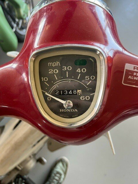 VENDU! Honda C70 OT, rouge, 21348m