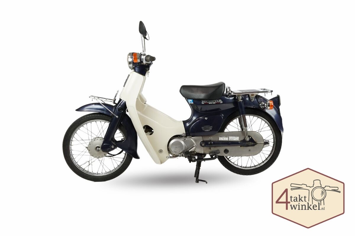 VENDU ! Honda C50 NT Japonais, Pourpre, 5191 km, immatriculation n&eacute;erlandaise