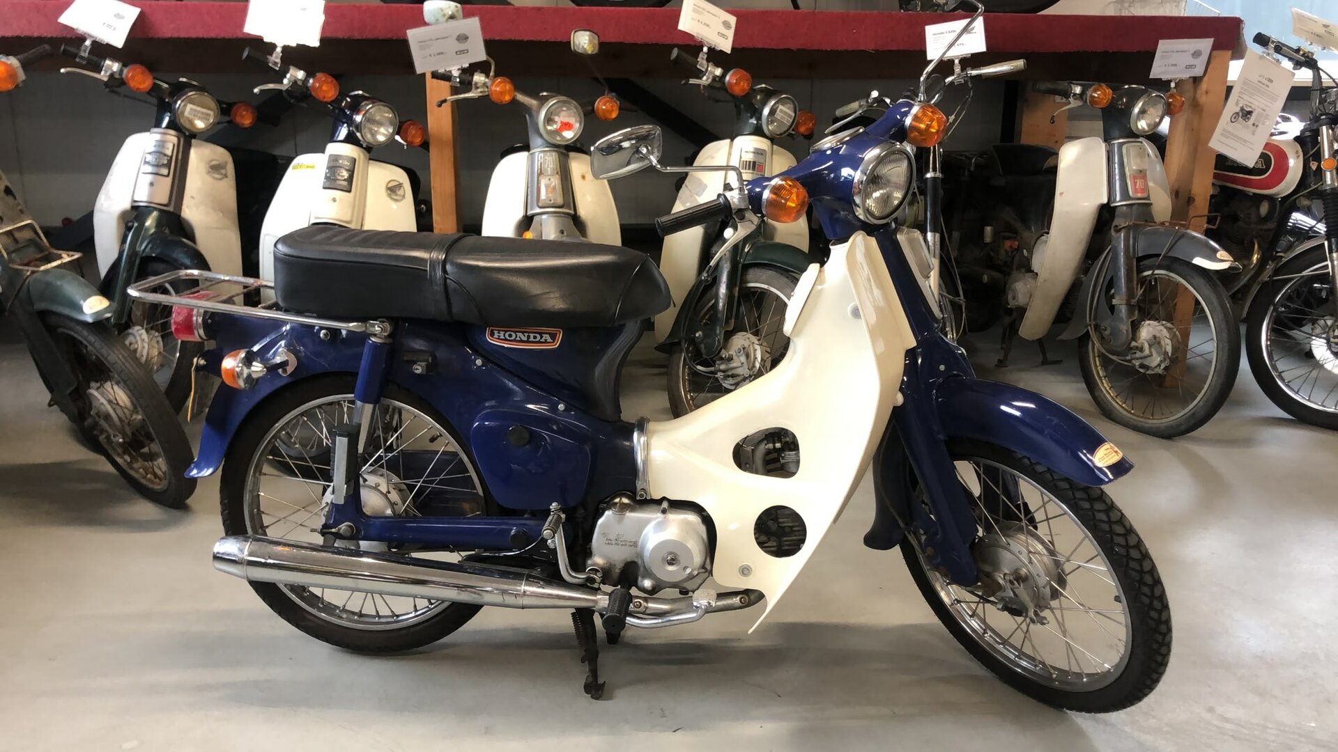 Honda C50 OT, cyclomoteur &agrave; restaurer