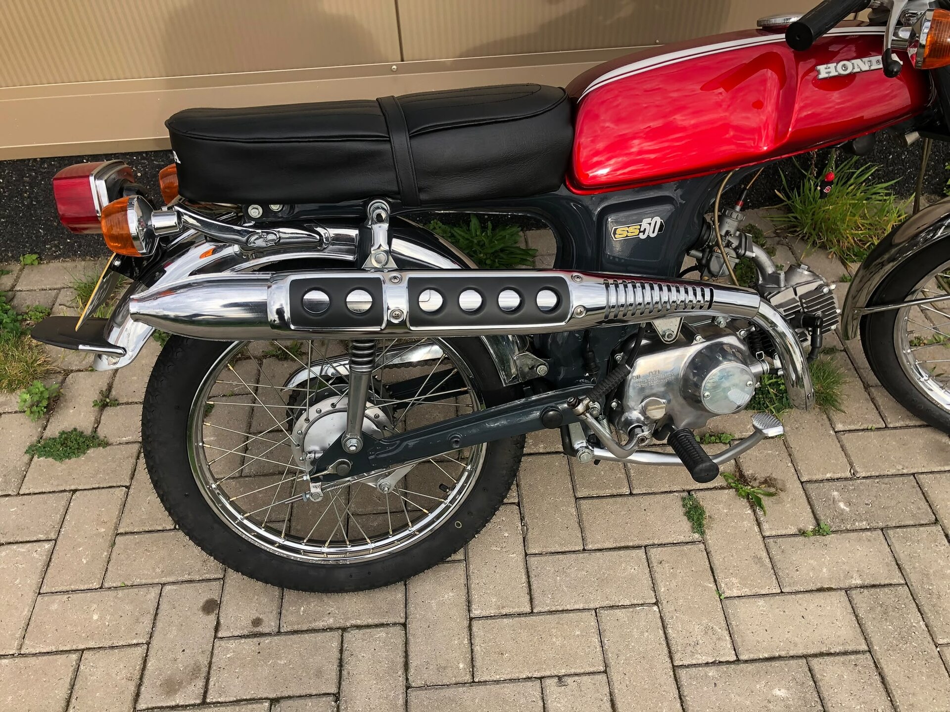 Honda SS50 K1 &ndash; Enti&egrave;rement restaur&eacute;e, avec carte grise (Immatriculation NL)