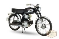 Honda C320s, noir