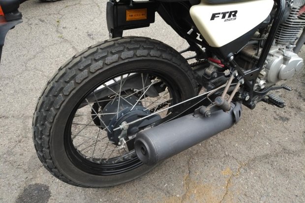 貫通型 ジェム 124mm CB400SF CBR250R CBR400R FTR223 GSR400 MT03 MT25 SR400 Vストローム  グリップ ニンジャ レッド 赤 89％以上節約 グリップ