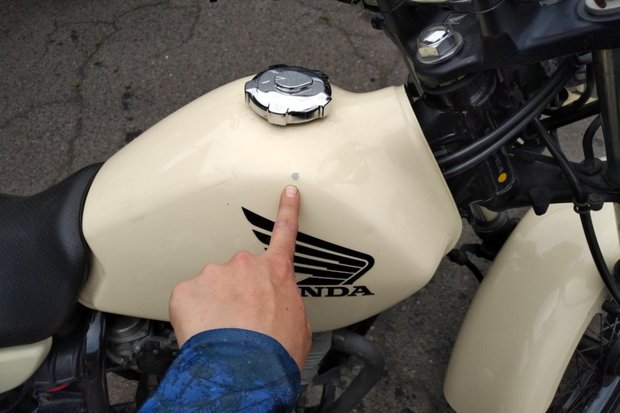 貫通型 ジェム 124mm CB400SF CBR250R CBR400R FTR223 GSR400 MT03 MT25 SR400 Vストローム  グリップ ニンジャ レッド 赤 89％以上節約 グリップ