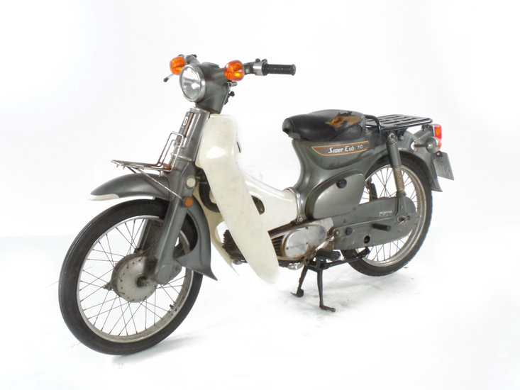 VENDU Honda C70 Japanese, gray, 6785km, with papers!