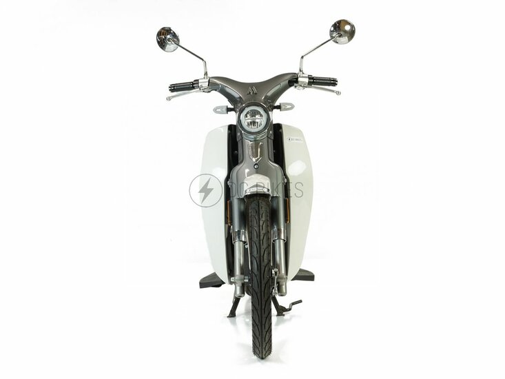 VENDU! Motron Cubertino 1500w, electric, white, 1050km