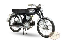 Honda C320s, noir
