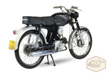 Honda C320s, noir