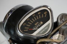 Honda C320s, noir
