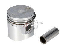 Piston C90 NT, 1&egrave;re surmension 47,25mm. Avec axe de piston 15mm et segments. Original Honda.