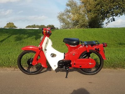 Gerestaureerd! Honda C50 OT Japans (11-2015) Rood, 3321 km, met kenteken!