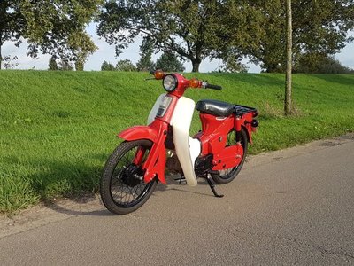 Gerestaureerd! Honda C50 OT Japans (11-2015) Rood, 3321 km, met kenteken!