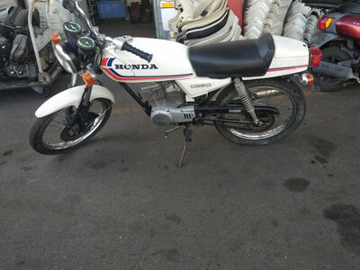 EXPECTED: Honda CB50JX, white, 5921km