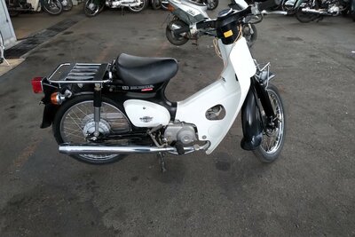 Honda C50 NT, noir, 13178km