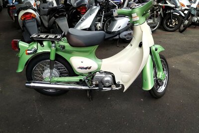Honda C50 Little cub, limited edition green, 8363km