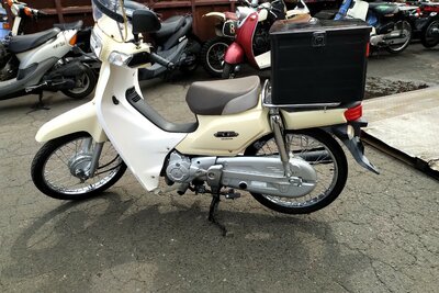 Honda C50 2012, beige, 15262km