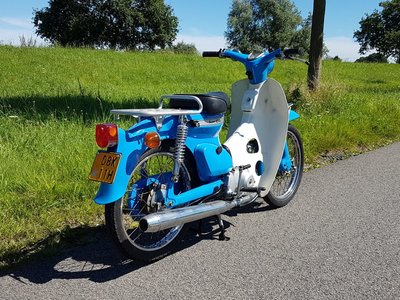 TE HUUR! Honda C50 K1 Blauw (ook te koop)