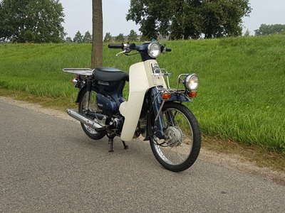 Storage. Honda C50 NT Japans, EFI, press Cub, with papers!